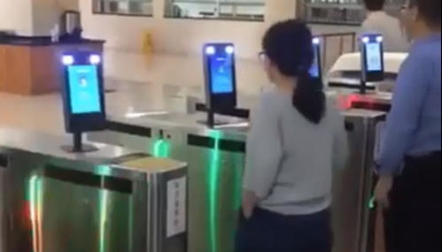 人脸识别测温一体机 构筑公共场所防疫的第一道防线